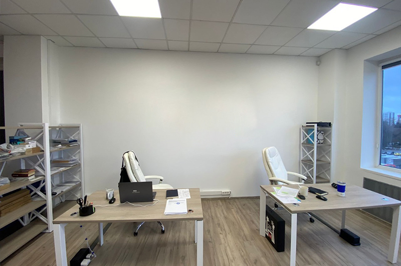 До установки рекламной вывески и после