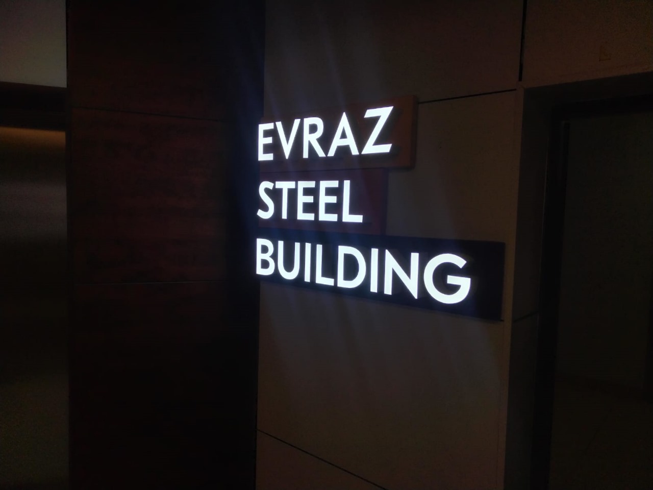 Объемные буквы из жидкого акрила