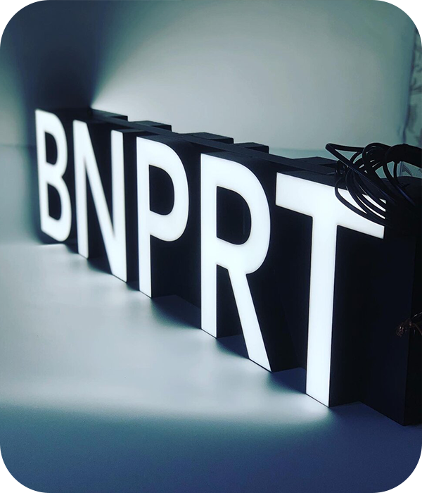 Особенности объемных световых букв