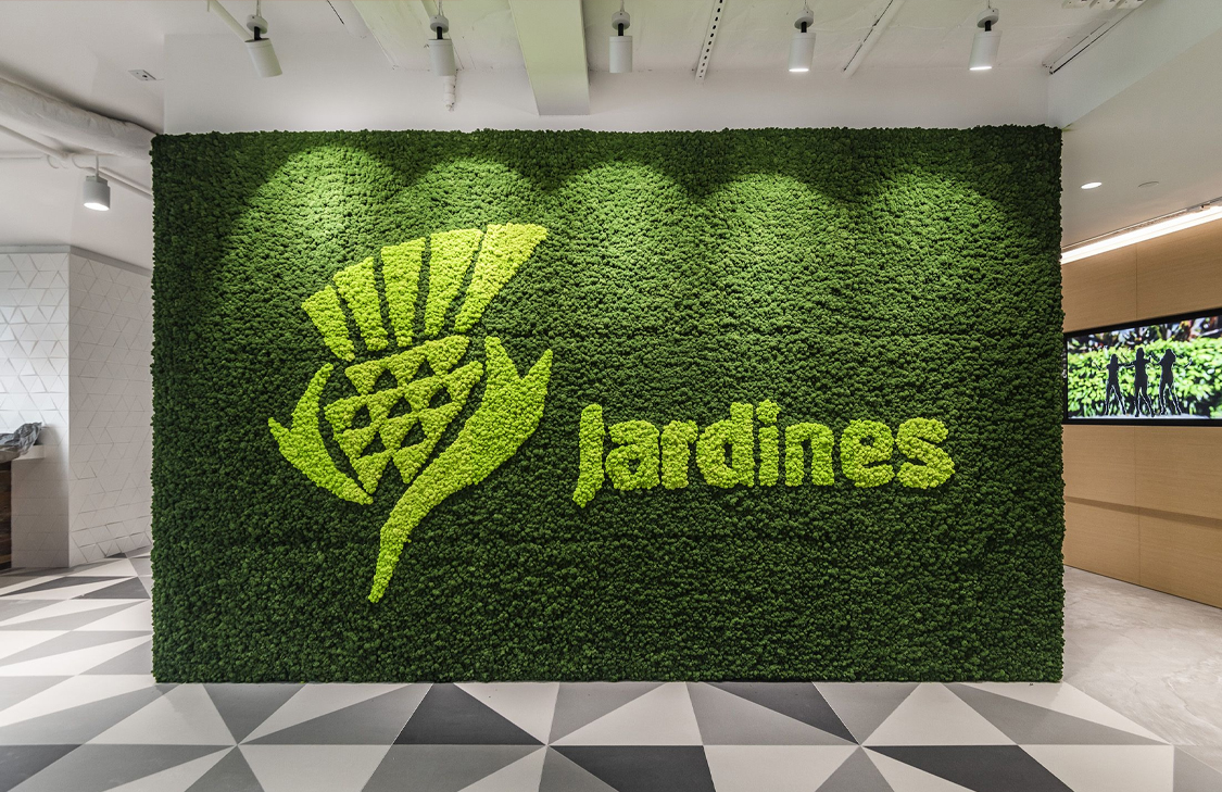 В интерьере